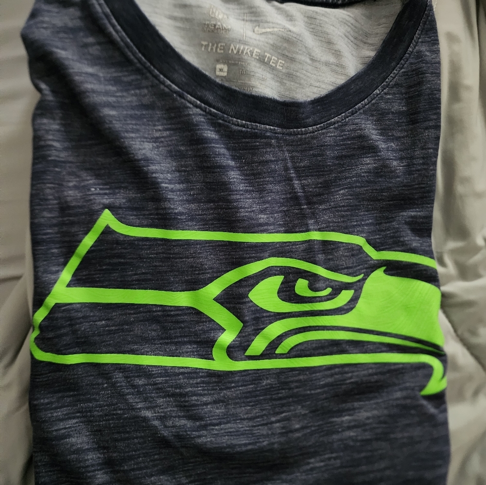 Nike Men XL Seattle Seahawks Shirt